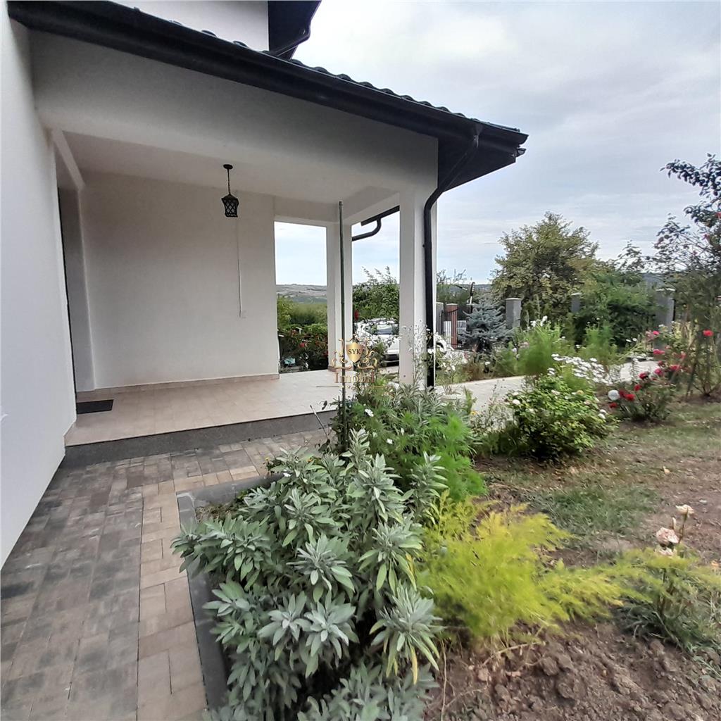 Casa cu 5 camere linga Hanul Trei Sarmale cu 645 mp teren.  Persoana fizica! - Iasi