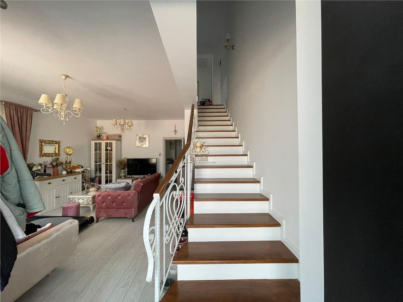 Vila  tip Duplex elegant cu mansarda si 400mp teren..Mutare imediata! - Iasi