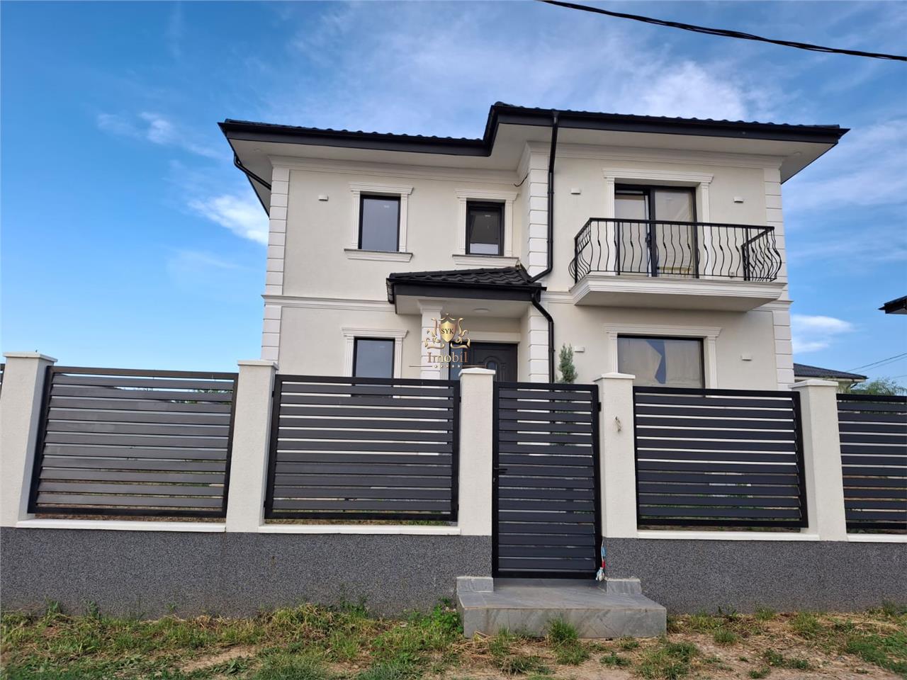 Casa 4 camere si 3 balcoane  460m teren Visani ! - Iasi