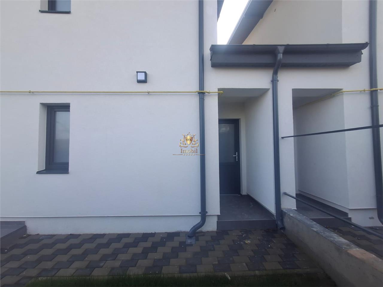 Vila moderna tip duplex separata cu o magazie finisaje LUX  Bucium Visani la asfalt.Mutare rapida!  tva inclus. - Iasi