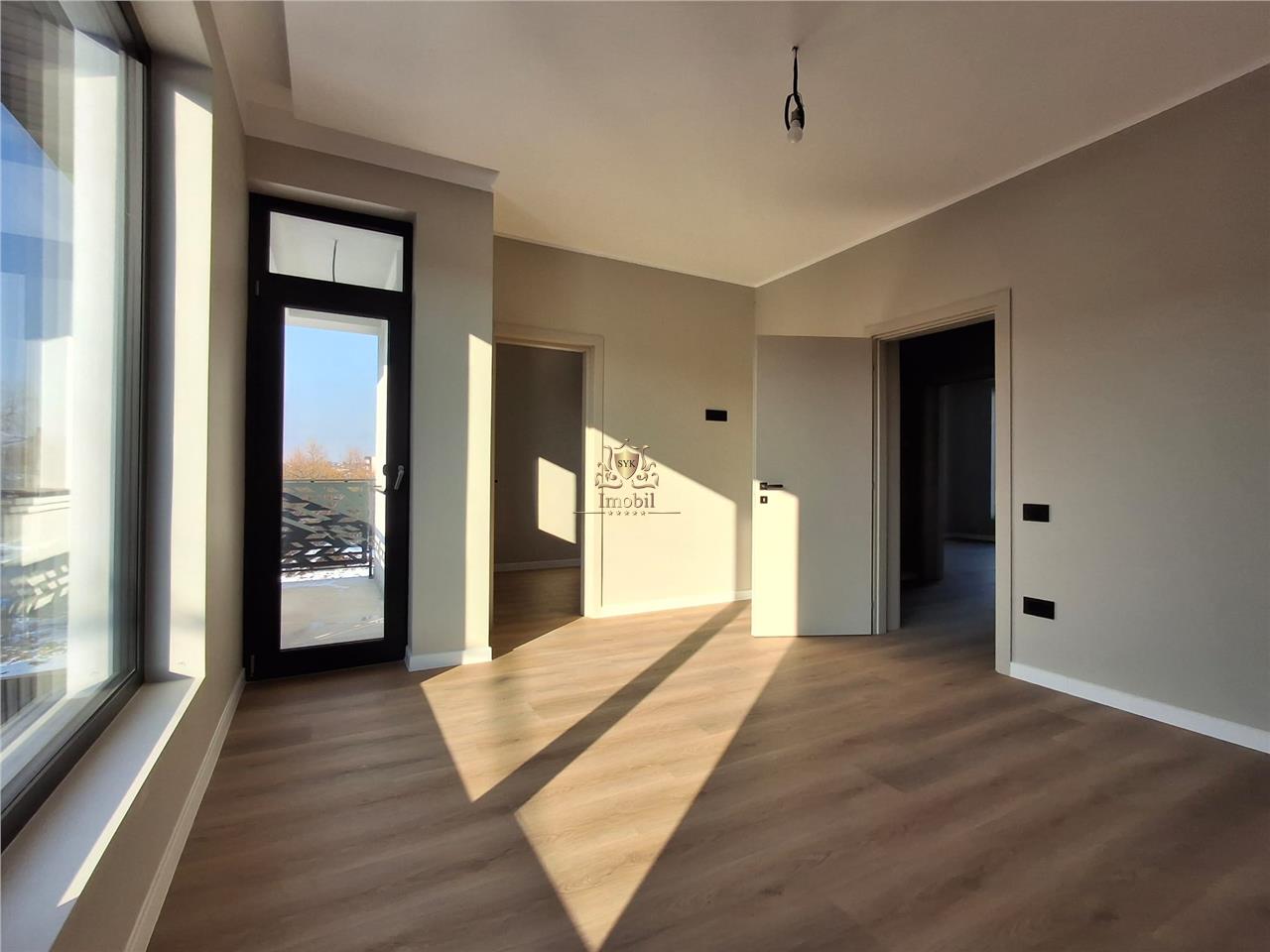 Casa clasa energetica A pompe de caldura cu panouri solare 3 dormitoare 2 bai dresing finisaje de LUX Miroslava centru!Tva inclus! Comision 0! - Iasi