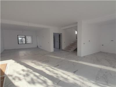 Casa finalizata cu 4 camere  Visani la asfalt! Mutare rapida!