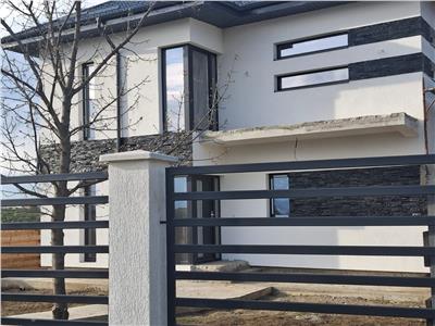 Casa eleganta 4 camere cu 500mp teren.Bucium Visani.