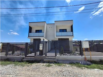 Vila moderna tip duplex demisol+parter+etaj Hlincea aproape de Mrea Cetatuia .Mutare Imediata!  
