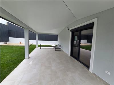 Casa clasa energetica A pompe de caldura cu panouri solare 3dormitoare 2 bai dresing finisaje de LUX Miroslava la asfalt!Tva inclus!