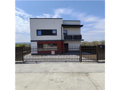 Vila de Lux cu Semineu si gratar zidit in curte- BARNOVA  finalizare rapida!